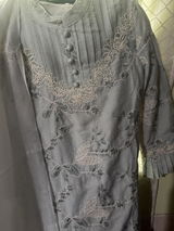 Ezlin Farhana review photo
