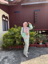 Naieela Nazri review photo