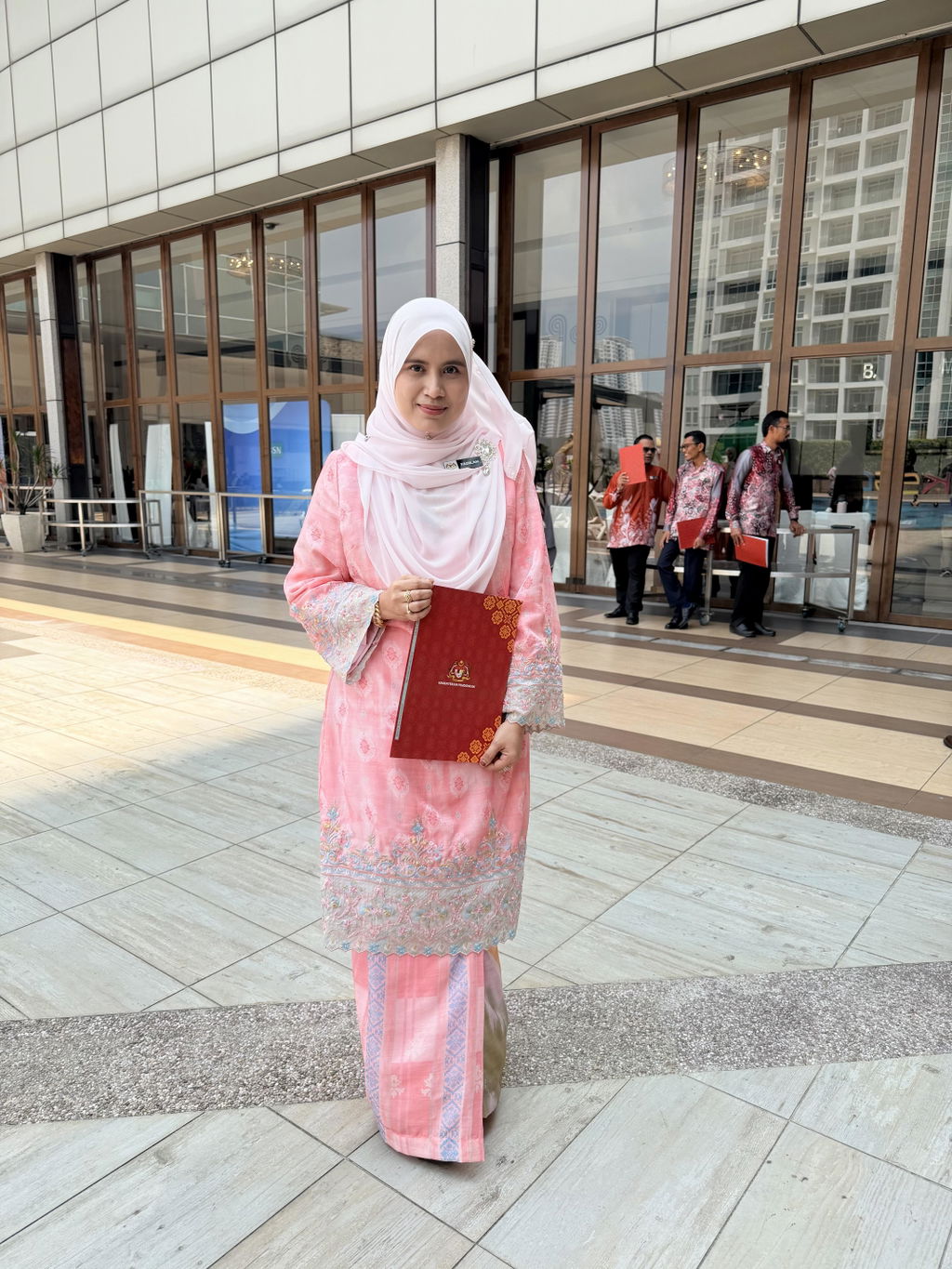 Zaiana Kurung in Pink
