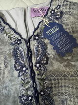 Dewiana Awang review photo