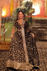 Romaisa Khan review photo