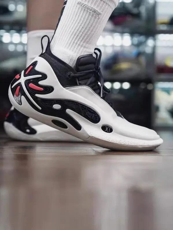Way of Wade 11「ロサンゼルス」｜ウェイドバッシュ｜LININGバッシュ