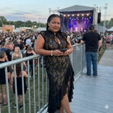 Vanessa Holloway review photo