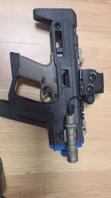 D.Y. review photo