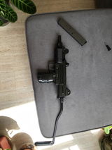 L. review photo