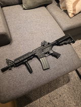 R. review photo