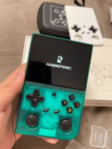 Hedi N. review photo