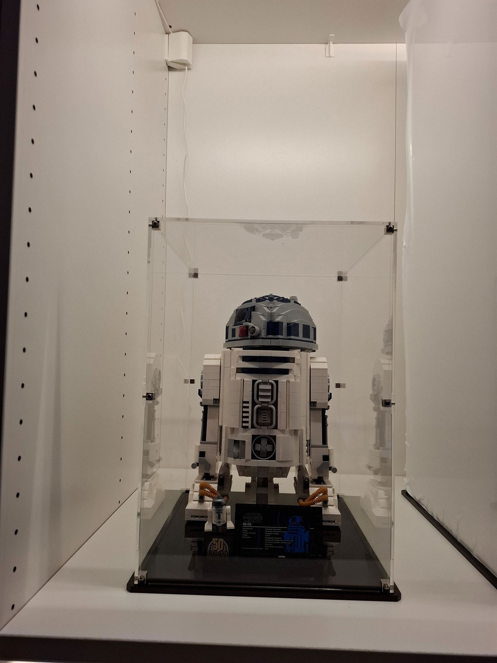 Display Case for LEGO Star Wars UCS R2-D2 75308 — Wicked Brick