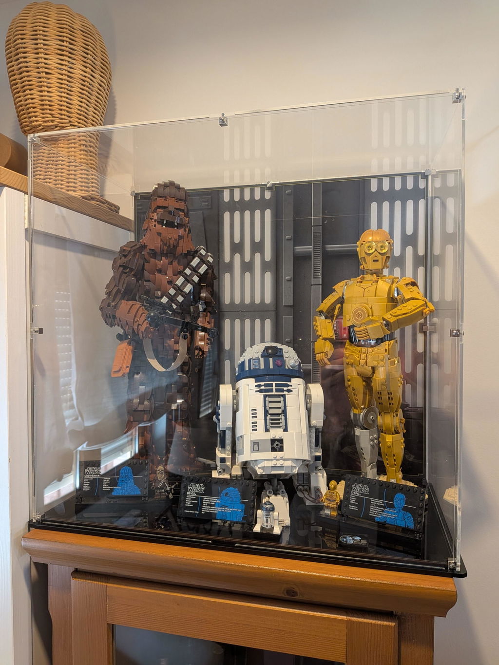 Display Case for LEGO® Star Wars™ Chewbacca, C-3PO and R2-D2 (75371, 75398, 75379)