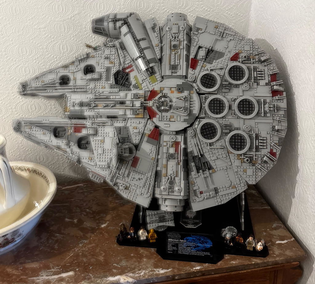 Display Stand for LEGO® Star Wars™ UCS Millennium Falcon (75192)