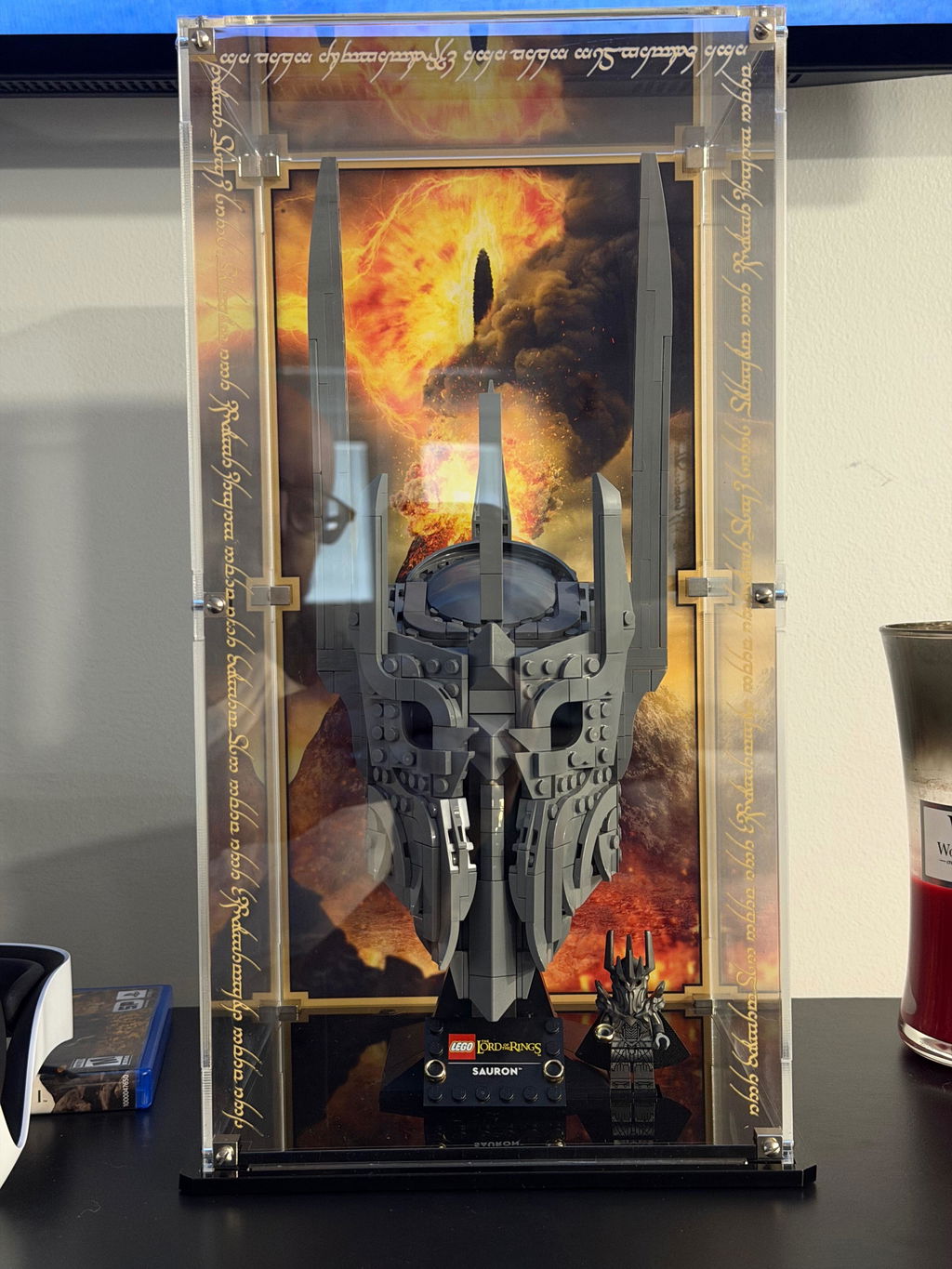 Display Case for LEGO® The Lord of the Rings: Sauron's Helmet (11373)