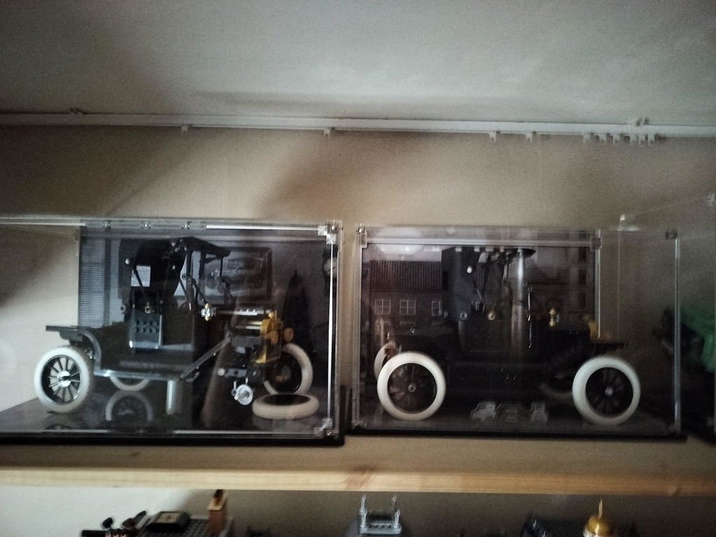 Display Case for LEGO® Icons: Ford Model T (11376)