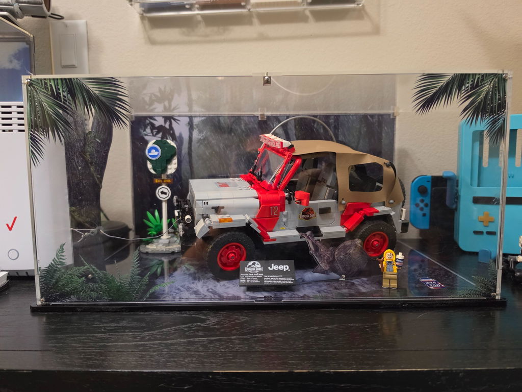 Limited Edition Display Case for LEGO® Jurassic Park Jeep® Wrangler (77984)