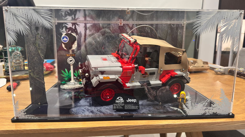 Limited Edition Display Case for LEGO® Jurassic Park Jeep® Wrangler (77984)