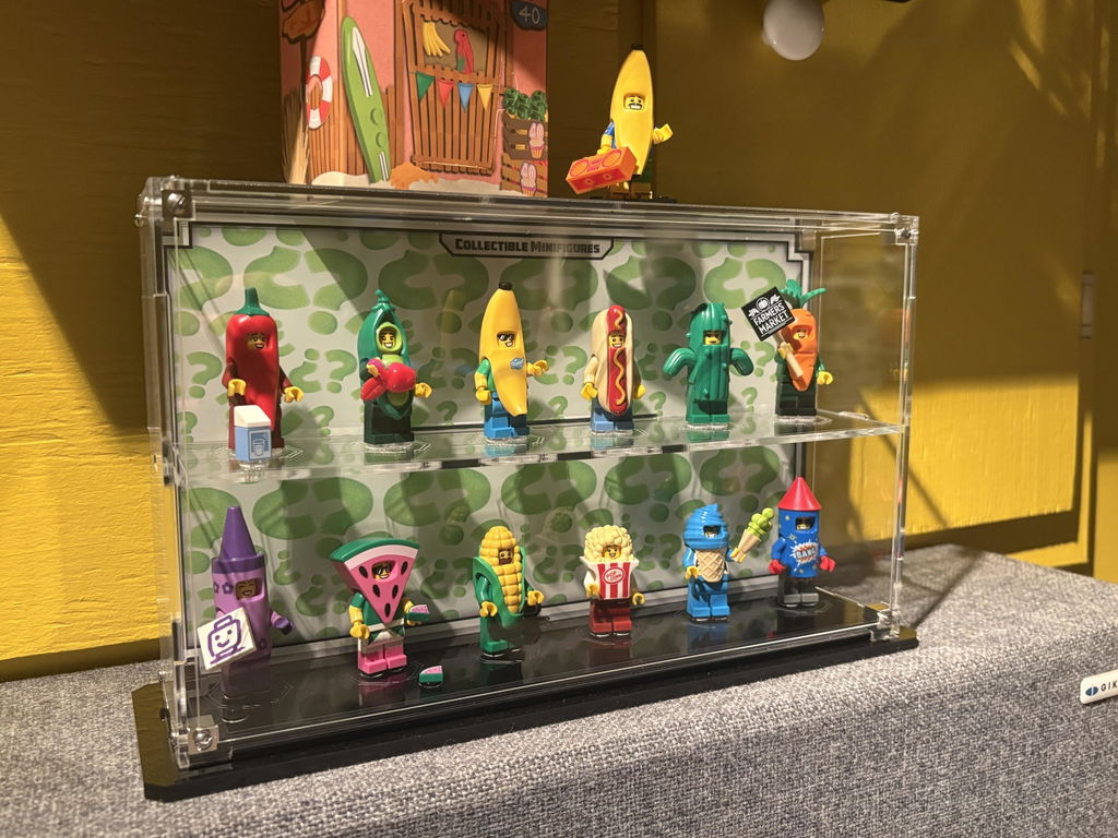 Wall Mounted Display Case for LEGO® The Muppets Collectable Minifigure Series (71033)