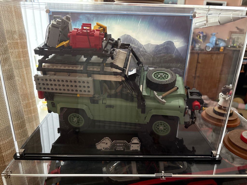 Display Case for LEGO® Icons: Land Rover Classic Defender 90 (10317)