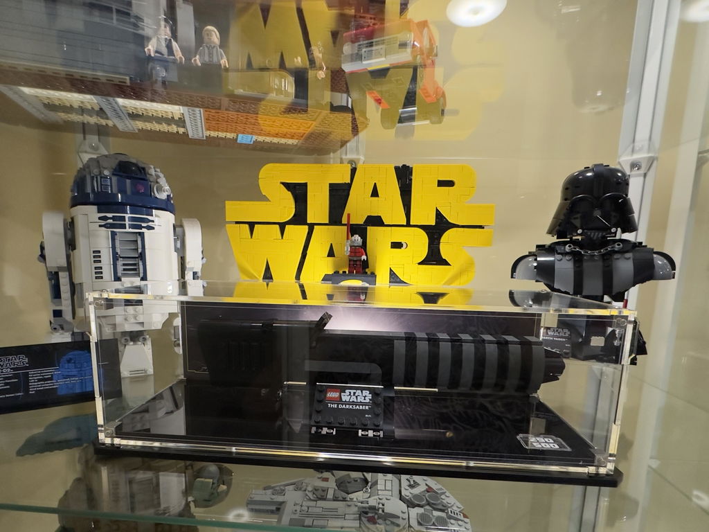 Limited Edition Display Case for LEGO® Star Wars™ The Darksaber (40917)