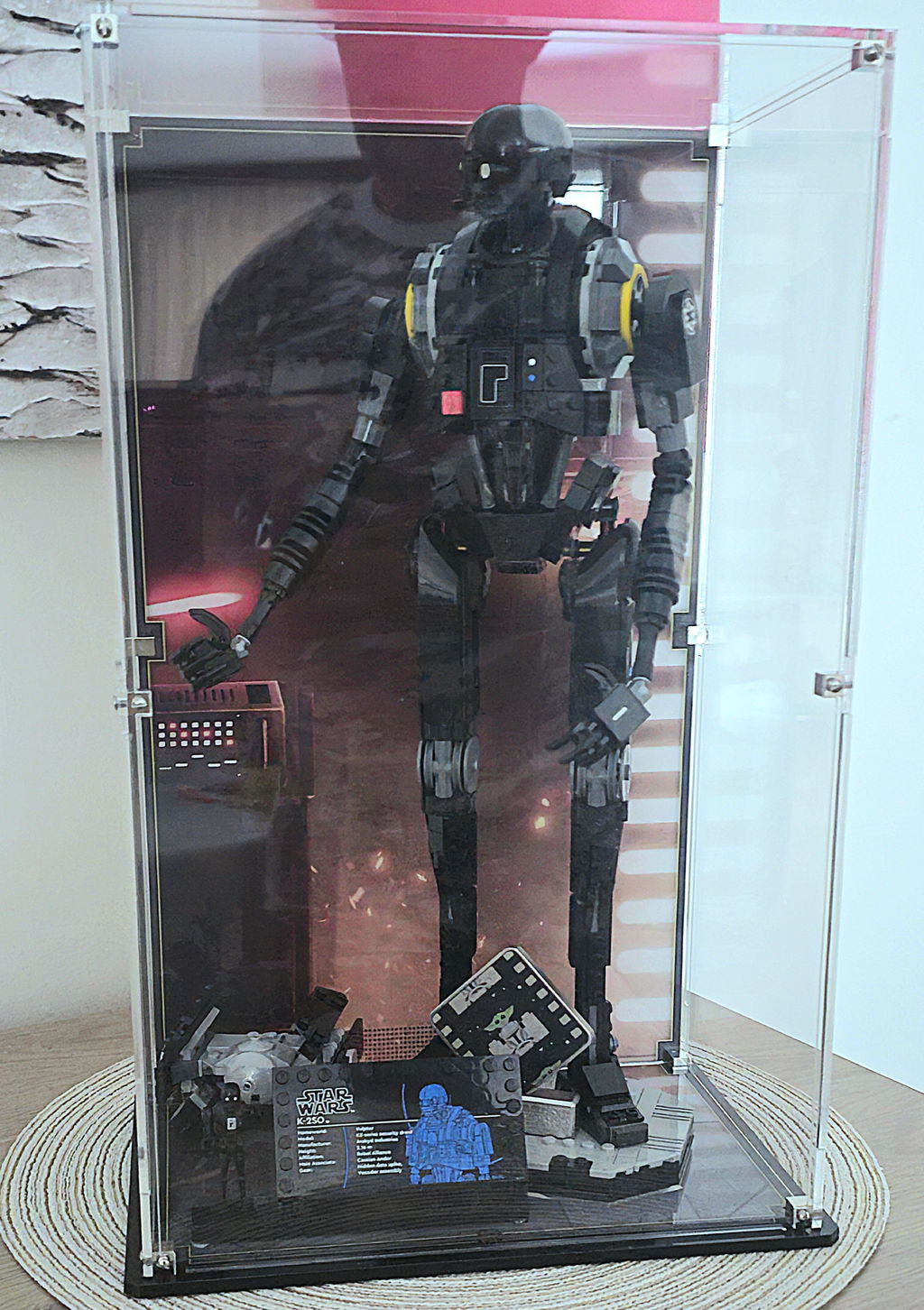 Display Case for LEGO® Star Wars™ K-2SO™ Security Droid (75434)
