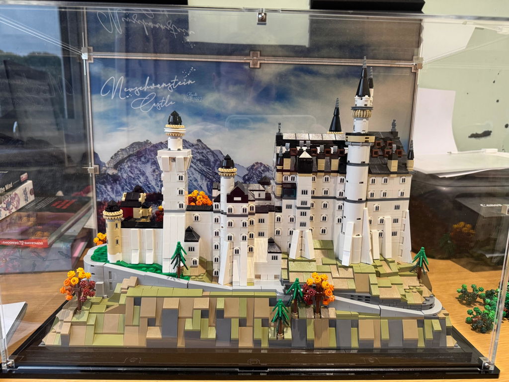 Display Case for LEGO® Architecture: Neuschwanstein Castle (21063)
