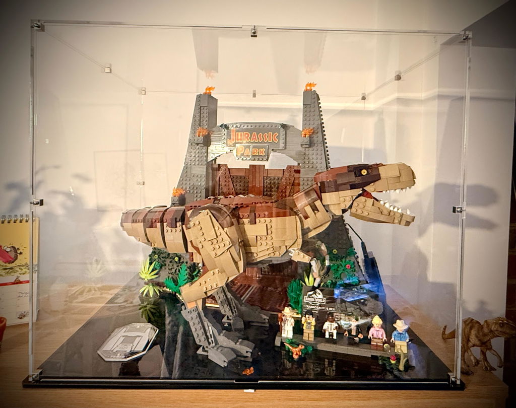 Display Case for LEGO® Jurassic Park: T. rex Rampage (75936)