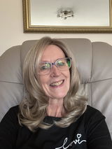 Lesley Bristow review photo