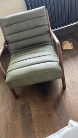 Jr Esson review photo