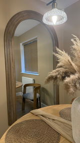 Aneta review photo