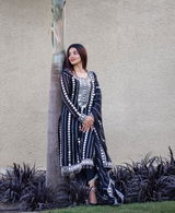 Ayushi review photo