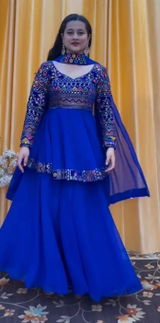 Aysha Makhija review photo