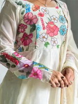 Khushi Mehta review photo