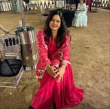 Himanshi Sharma review photo