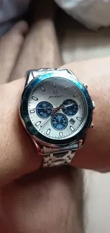 J. review photo