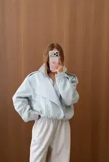 W. review photo