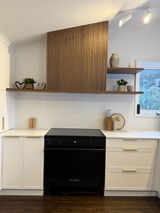 Elaine Thomson review photo