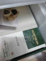 M. review photo