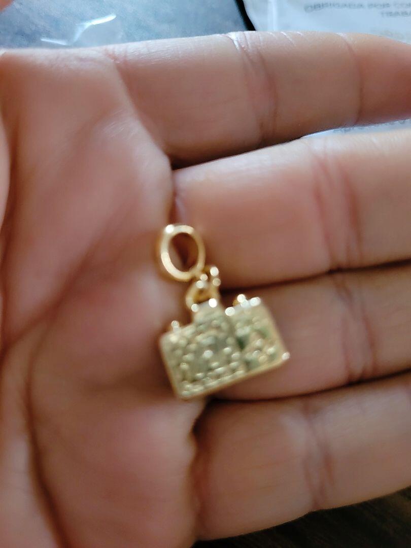 g*****a review photo