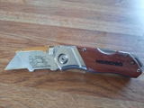 Leo review photo