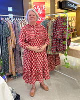 Joanne Lynam review photo