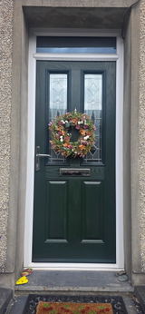 Lowri review photo