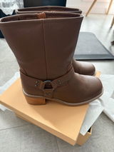 Erin review photo