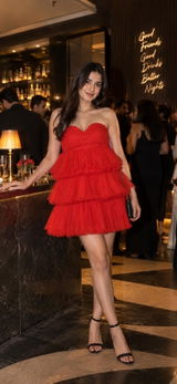 Shweta review photo