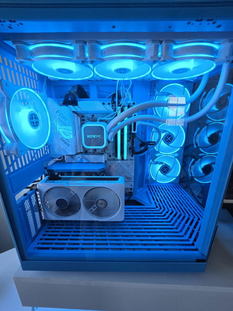 GX13 HYTE Custom Built Gaming Desktop PC