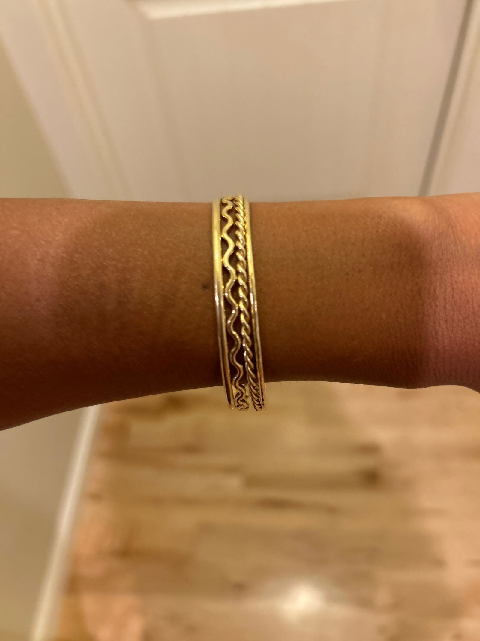 The Wavy Bangle – Yearly Co.