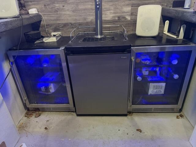 Yeego 24" Beverage Cooler 180 Cans