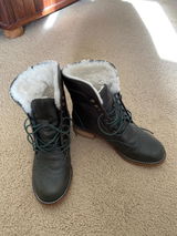 S B. review photo