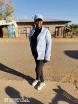 Dineo O. review photo