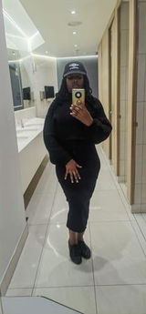 Phindile S. review photo