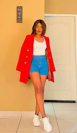 Lizzy M. review photo