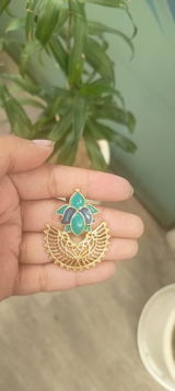 Dipti Khanna review photo