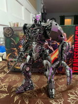 Travis review photo